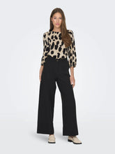 Batsleeve Top - Sandshell Leo